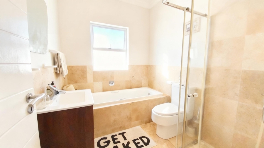 4 Bedroom Property for Sale in Westcliff Western Cape